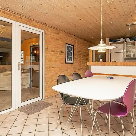 7 Person Holiday In Ringk Bing Дом отдыха